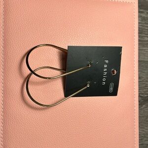 Drop-shaped earrings Gold